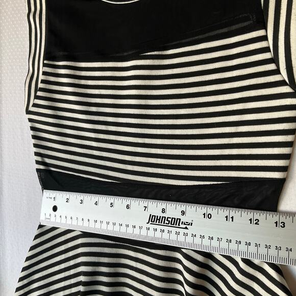 FOREVER 21 Women Mini Dress size M Sleeveless Mesh Detail Stripes Black & White - Picture 4 of 10